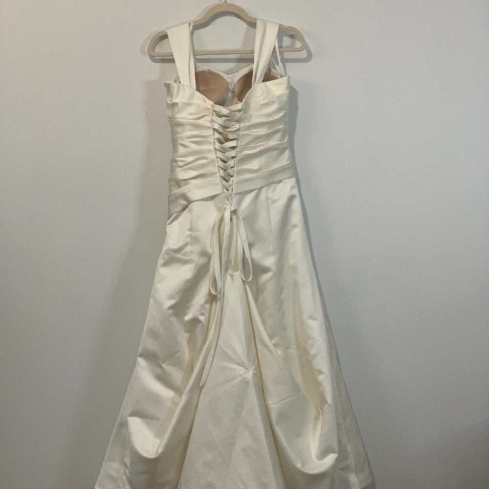 BEAUTIFUL Lace Up Off Shoulder Wedding Dress | Corset Back | A-Line Tulle Gown - Picture 8 of 15